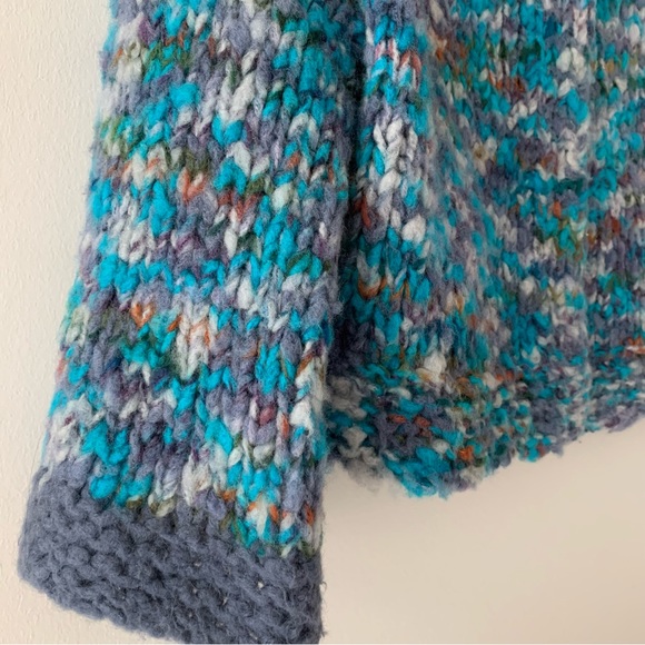 Cropped Bolero Mini Cardigan in turquoise, purple, grey knit - Picture 5 of 5
